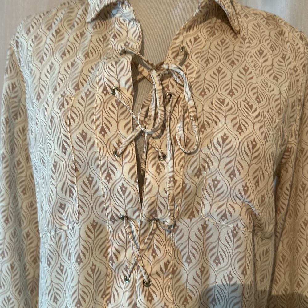 Olivaceous Pullover Blouses Size Small Cream Print - image 3
